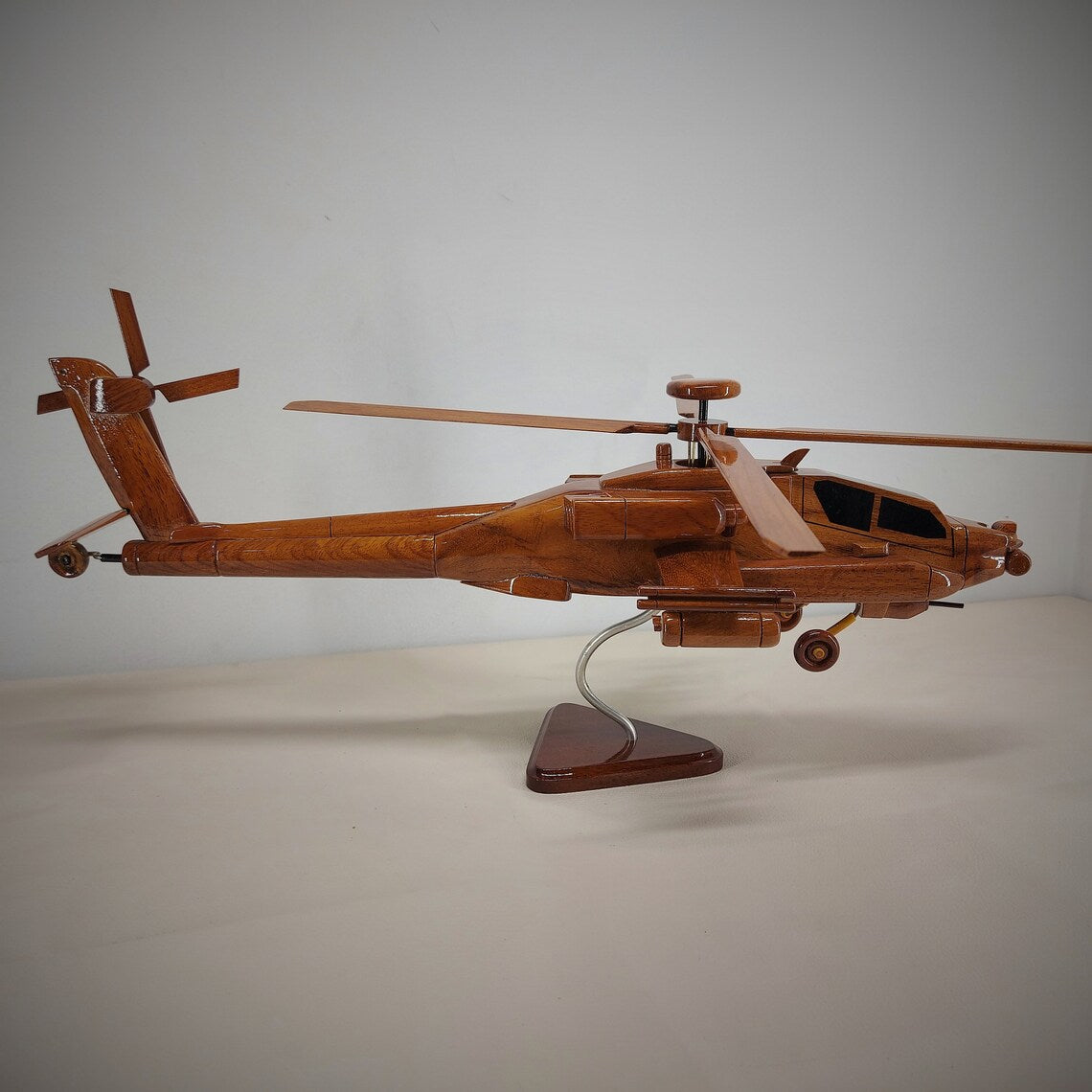 Robinson R22 Wooden Helicopter Model – Handmade Aviation Collectible